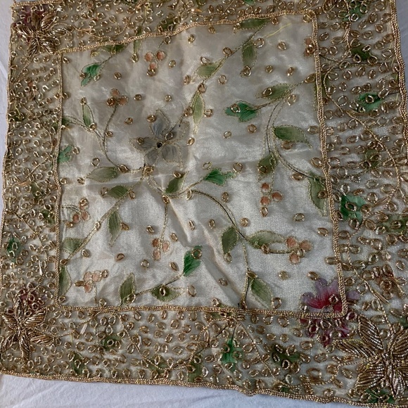 Set of 4 Vintage Gold Beaded Table Runners - Floral Embroidered with Tassels 15" - Picture 3 of 8